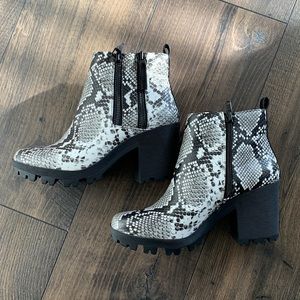 Black & white Mix No. 6 Cooya snakeskin boots
